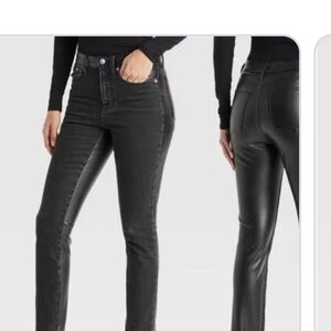 High-Rise Women’s Black Jeans - Sleek Slim Fit